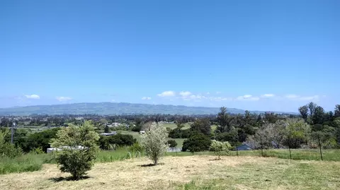 2499 Eastman Ln, Petaluma, CA 94952
