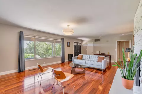 4765 Guerneville Rd, Santa Rosa, CA 95401
