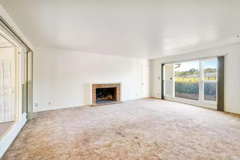Living - 2409 Springs Rd, Vallejo, CA 94591 photo 3 of 4