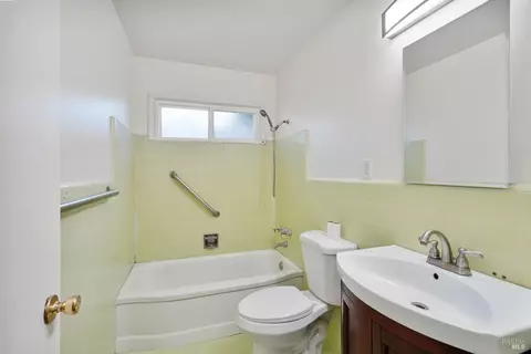 Bath - 2409 Springs Rd, Vallejo, CA 94591 photo 1 of 1
