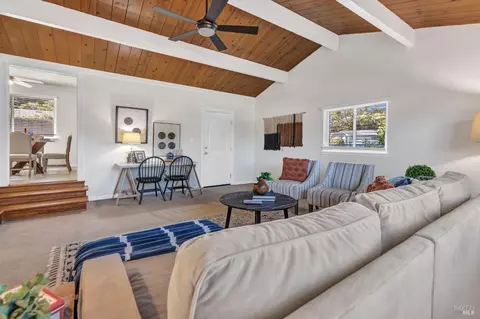Living - 168 Bergwall Way, Vallejo, CA 94591 photo 6 of 7