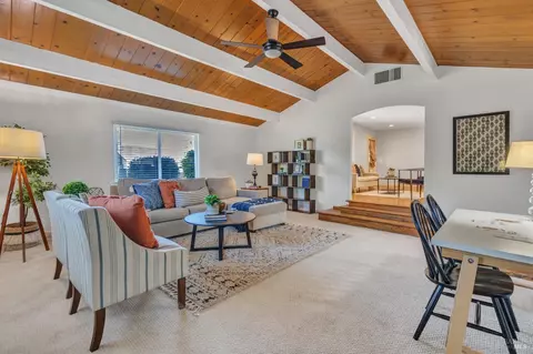 Living - 168 Bergwall Way, Vallejo, CA 94591 photo 4 of 7