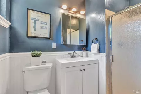 Bath - 168 Bergwall Way, Vallejo, CA 94591 photo 5 of 8
