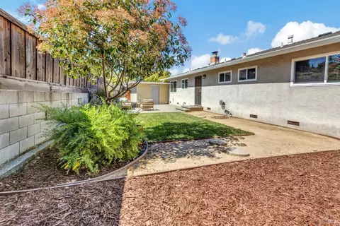 Exterior - 168 Bergwall Way, Vallejo, CA 94591 photo 6 of 7