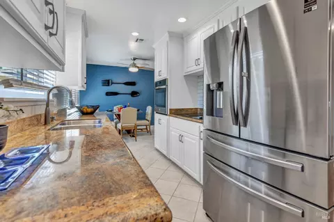 Kitchen - 168 Bergwall Way, Vallejo, CA 94591 photo 6 of 6
