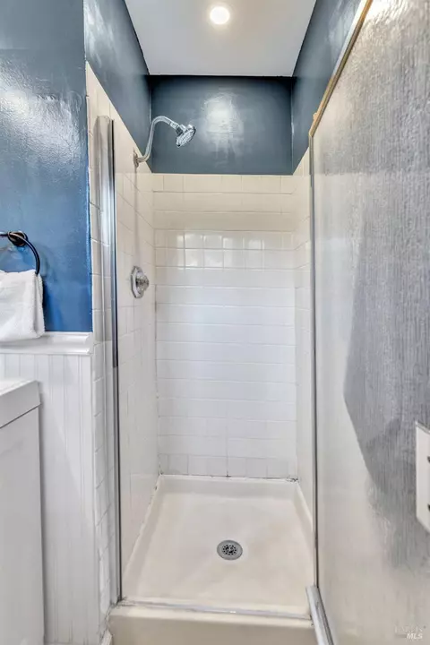 Bath - 168 Bergwall Way, Vallejo, CA 94591 photo 8 of 8