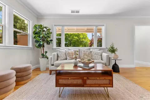 Living - 107 1st St, Healdsburg, CA 95448 photo 2 of 4