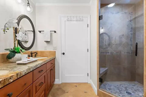 Bath - 107 1st St, Healdsburg, CA 95448 photo 2 of 4