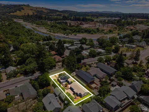 View/Area - 107 1st St, Healdsburg, CA 95448 photo 3 of 4