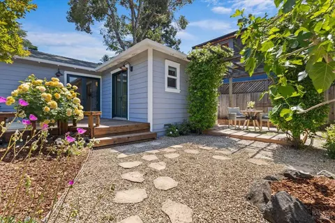 Exterior - 107 1st St, Healdsburg, CA 95448 photo 9 of 16