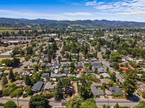 View/Area - 107 1st St, Healdsburg, CA 95448 photo 2 of 4