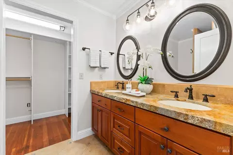 Bath - 107 1st St, Healdsburg, CA 95448 photo 3 of 4