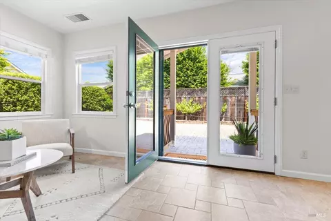 Entry Way - 107 1st St, Healdsburg, CA 95448 photo 4 of 4