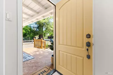 Entry Way - 107 1st St, Healdsburg, CA 95448 photo 1 of 4