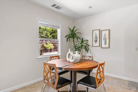 Dining - 107 1st St, Healdsburg, CA 95448 photo 1 of 1