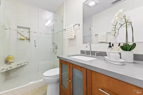 Bath - 107 1st St, Healdsburg, CA 95448 photo 4 of 4
