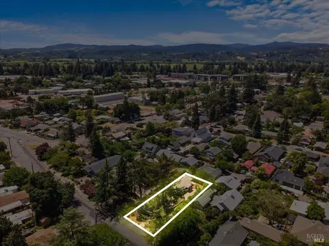 View/Area - 107 1st St, Healdsburg, CA 95448 photo 4 of 4