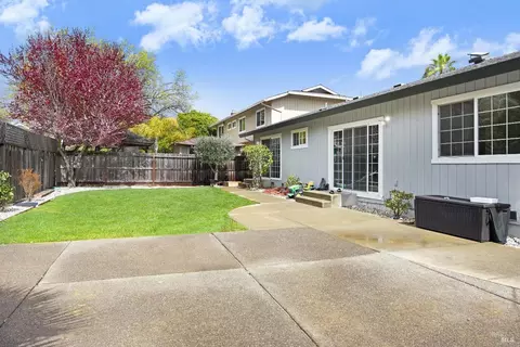 1383 Larkin Dr, Sonoma, CA 95476 photo 2