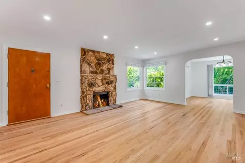 2313 Murdock Dr, Santa Rosa, CA 95404