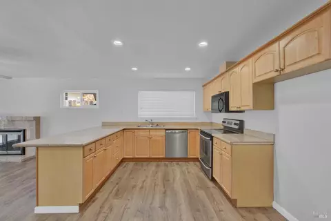Kitchen - 596 Silver Dr, Vacaville, CA 95687 photo 1 of 3