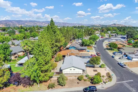 View/Area - 596 Silver Dr, Vacaville, CA 95687 photo 1 of 2