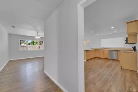 Entry Way - 596 Silver Dr, Vacaville, CA 95687 photo 1 of 2