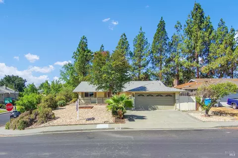 Exterior - 596 Silver Dr, Vacaville, CA 95687 photo 2 of 14