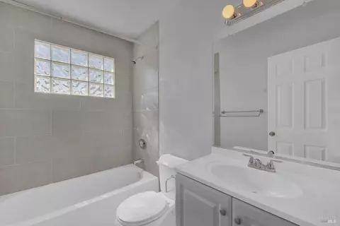 Bath - 596 Silver Dr, Vacaville, CA 95687 photo 1 of 4