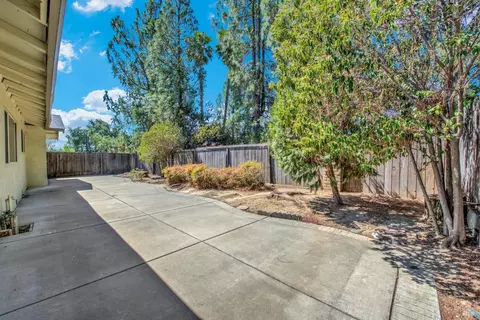 Exterior - 596 Silver Dr, Vacaville, CA 95687 photo 6 of 14