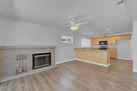 Living - 596 Silver Dr, Vacaville, CA 95687 photo 6 of 10