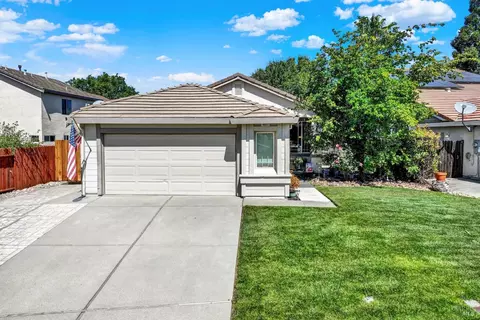 837 Bluewater Dr, Vacaville, CA 95688