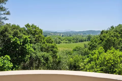 9981 W Dry Creek Rd, Healdsburg, CA 95448