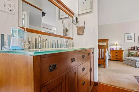 Bath - 1019 Westside Rd, Healdsburg, CA 95448 photo 2 of 8