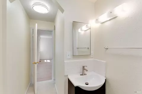 Bath - 213 Sperry Ave, Vallejo, CA 94590 photo 1 of 1