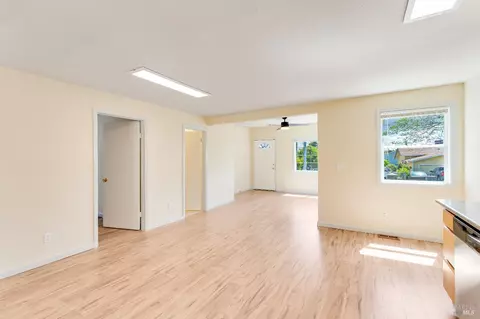 Living - 213 Sperry Ave, Vallejo, CA 94590 photo 6 of 7