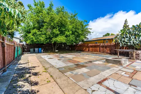 Exterior - 213 Sperry Ave, Vallejo, CA 94590 photo 4 of 26