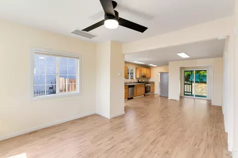 Living - 213 Sperry Ave, Vallejo, CA 94590 photo 2 of 7