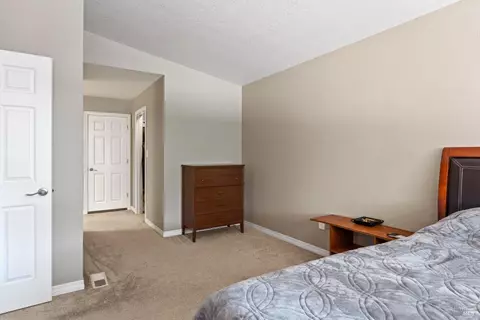 Bedroom - 537 Donner Ct, Ukiah, CA 95482 photo 4 of 4