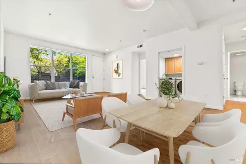 1040 Campoy St #102, Santa Rosa, CA 95407