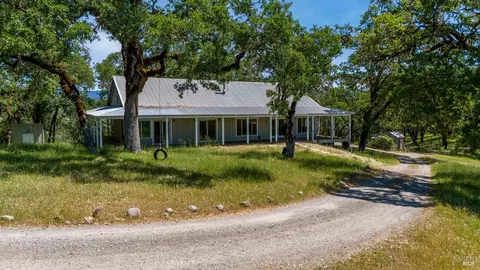 7580 Black Bart Trl, Redwood Valley, CA 95470