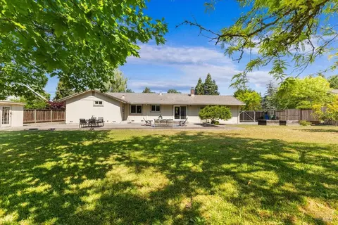 160 Moll Dr, Windsor, CA 95492 photo 6