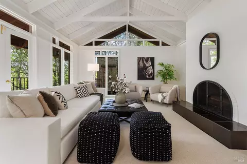 160 Hillside Ave, Kentfield, CA 94904