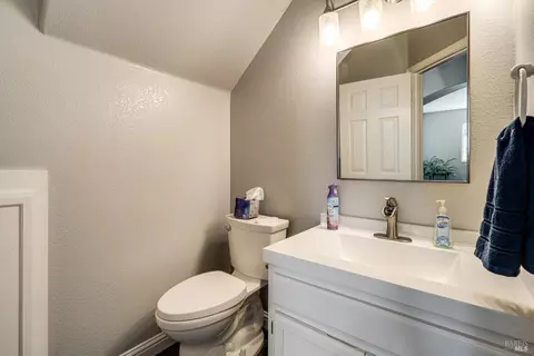 9227 Berwyn Way, Windsor, CA 95492 photo 13