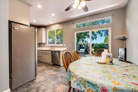 9227 Berwyn Way, Windsor, CA 95492 photo 16