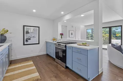 Kitchen - 308 Sheffield Ave, Mill Valley, CA 94941 photo 4 of 5