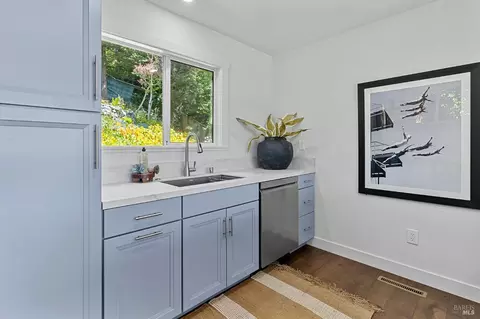 Kitchen - 308 Sheffield Ave, Mill Valley, CA 94941 photo 3 of 5