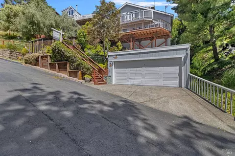 Exterior - 308 Sheffield Ave, Mill Valley, CA 94941 photo 1 of 10