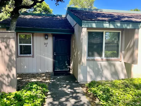 207 Stony Point Rd, Santa Rosa, CA 95401