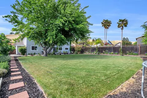 Exterior - 2812 Silver Fox Cir, Fairfield, CA 94534 photo 9 of 12