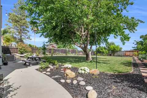 Exterior - 2812 Silver Fox Cir, Fairfield, CA 94534 photo 5 of 12